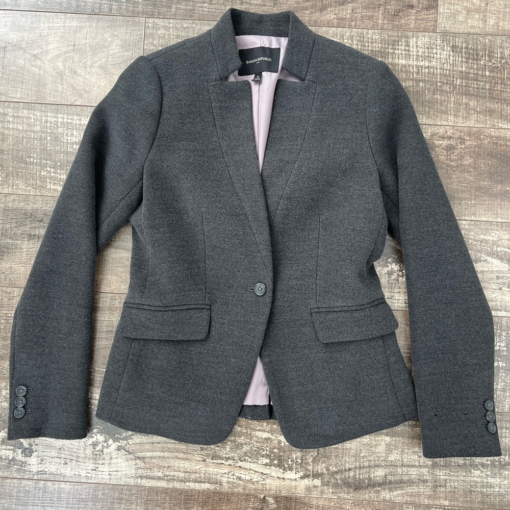 Grey blazer
